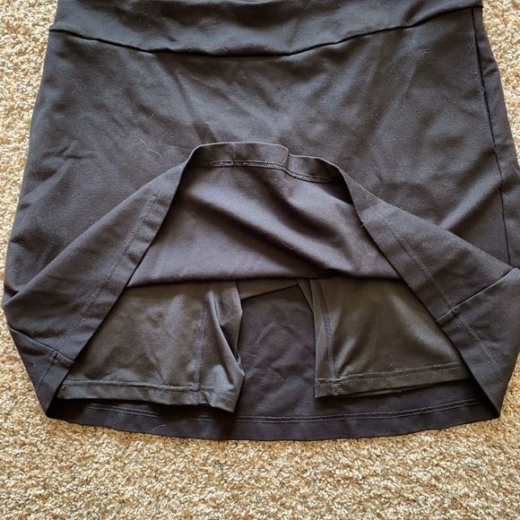 Classic Black Women's Skirt - Picture 2 of 3